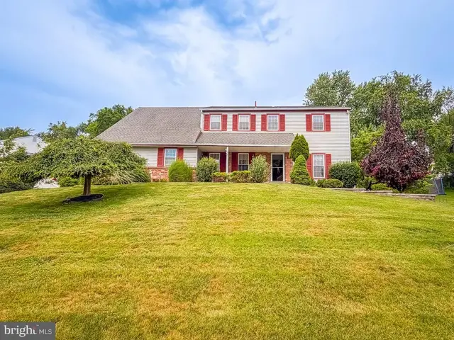 735 Ross Dr, Feasterville Trevose