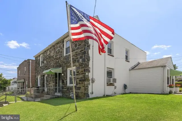 1038 Lawrence Ave, Darby