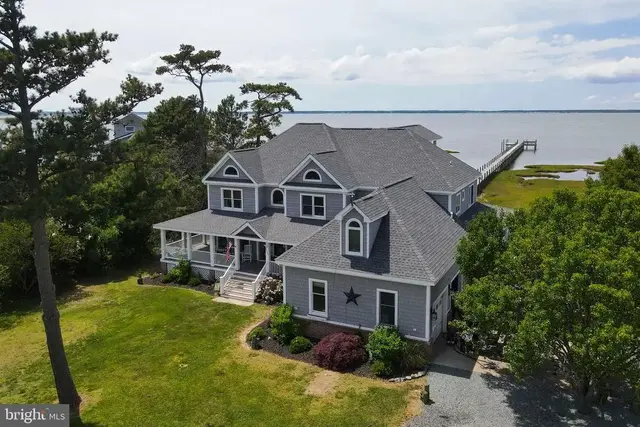 5141 Fish Ln, Chincoteague Island