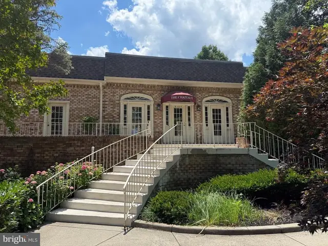 3123 Patrick Henry Dr #311, Falls Church
