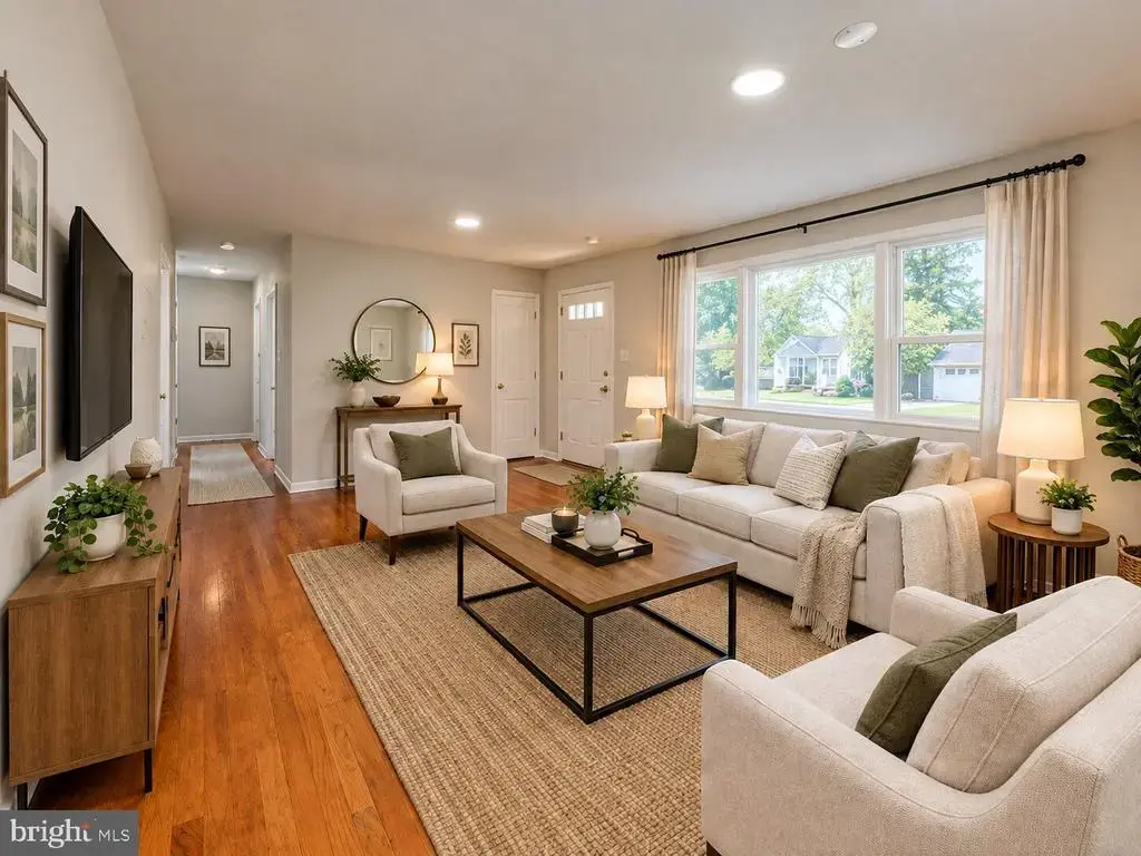 2822 E Side Dr, ALEXANDRIA