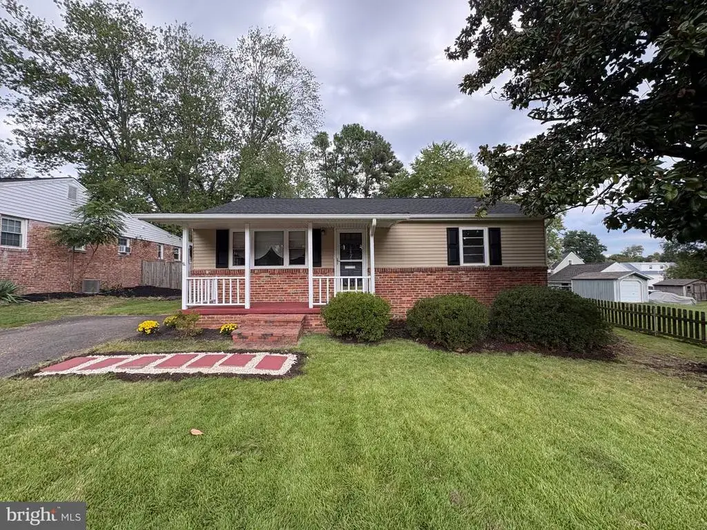 2822 E Side Dr, ALEXANDRIA