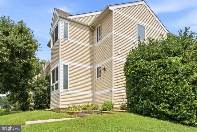 422 Kentmore Ter, Abingdon