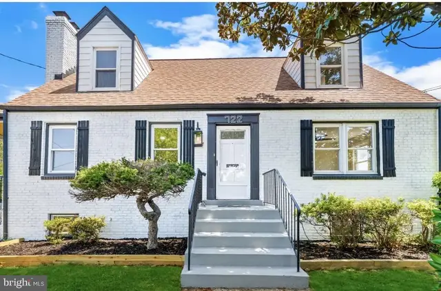 722 Sheridan St, Hyattsville