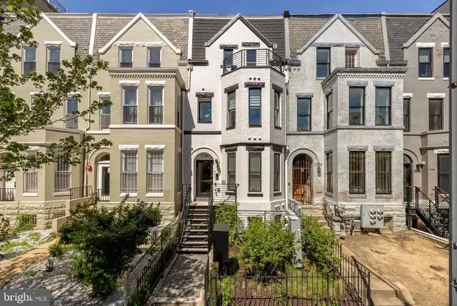 2556 University Pl Nw #302, Washington