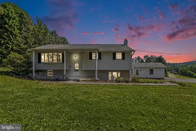 2715 Reservoir Rd, Spring Grove