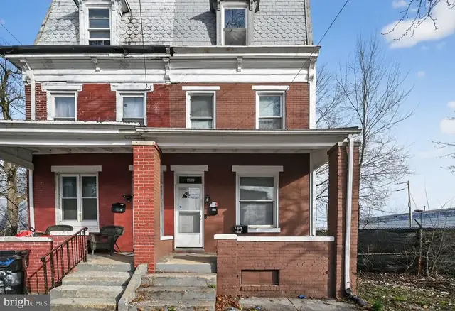 652 Emerald St, Harrisburg