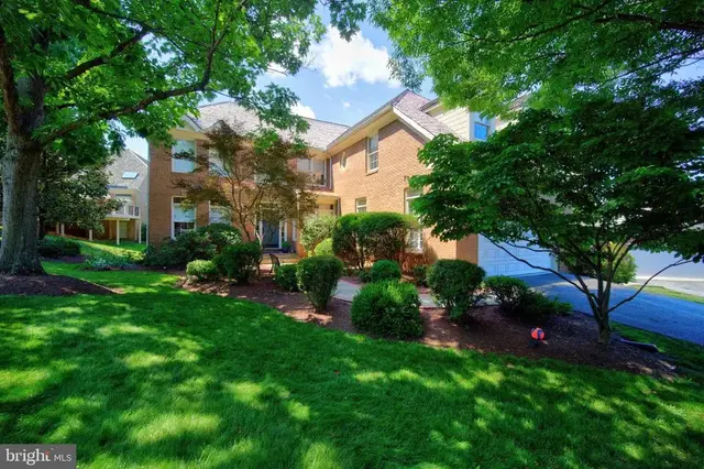 9110 Willow Gate Ln, Bethesda