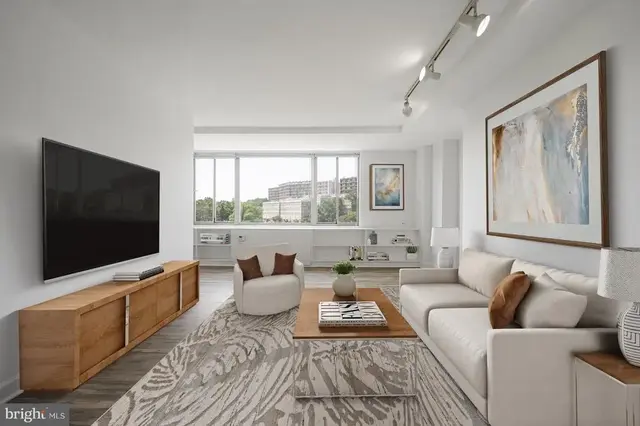 1111 Arlington Blvd #707, Arlington