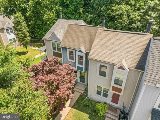 15203 Valley Stream Dr, Woodbridge