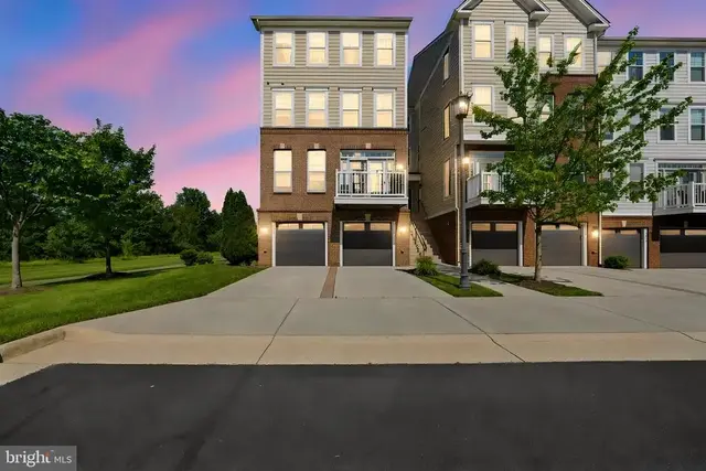25202 Split Creek Ter, Chantilly
