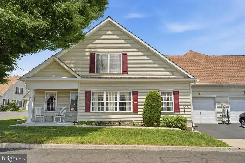 22 Avenrowe Ct, FAIRLESS HILLS