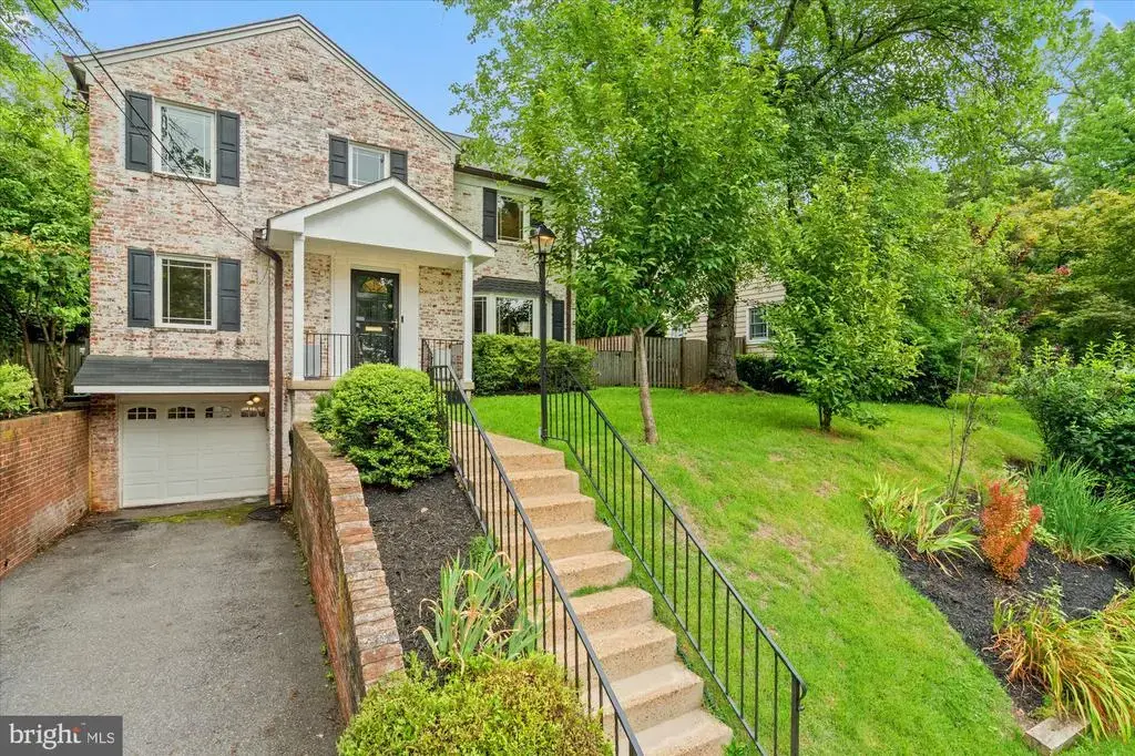 3202 Coquelin Ter, CHEVY CHASE