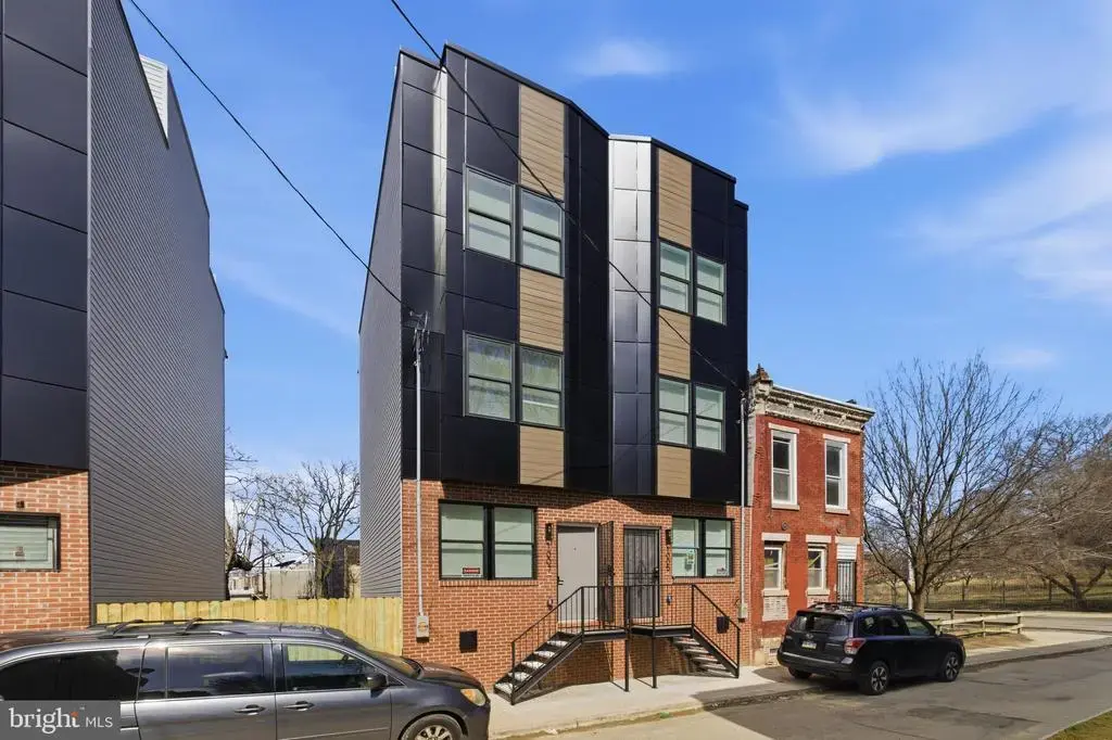1032 W Orleans St, PHILADELPHIA
