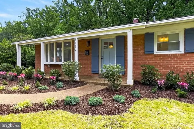 3719 Ivydale Dr, Annandale