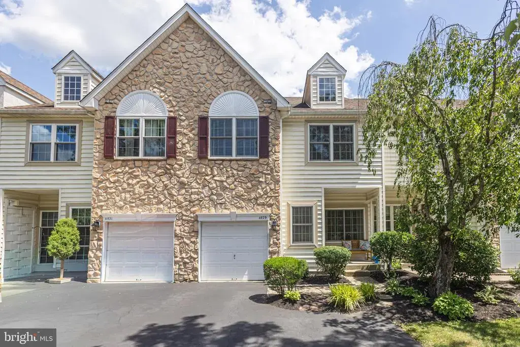 4529 Old Oak Rd, DOYLESTOWN