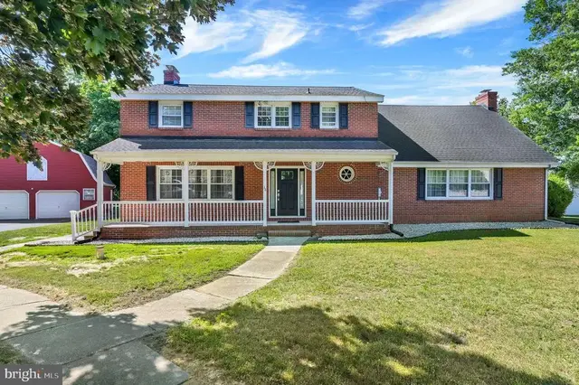 38 Tina Dr, Dover