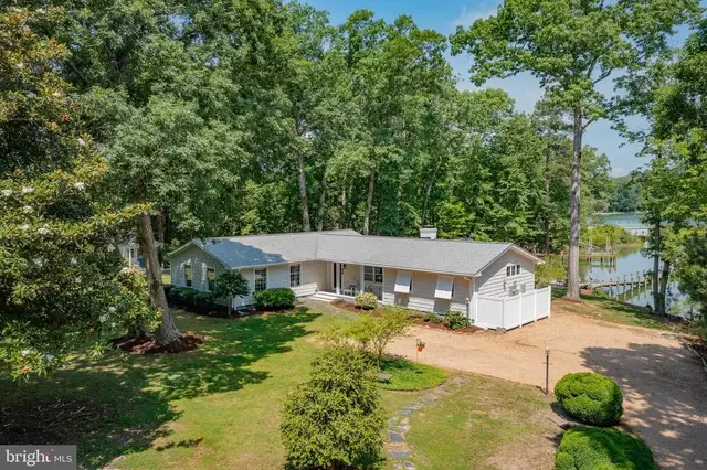 96 Larkspur Ln, Weems