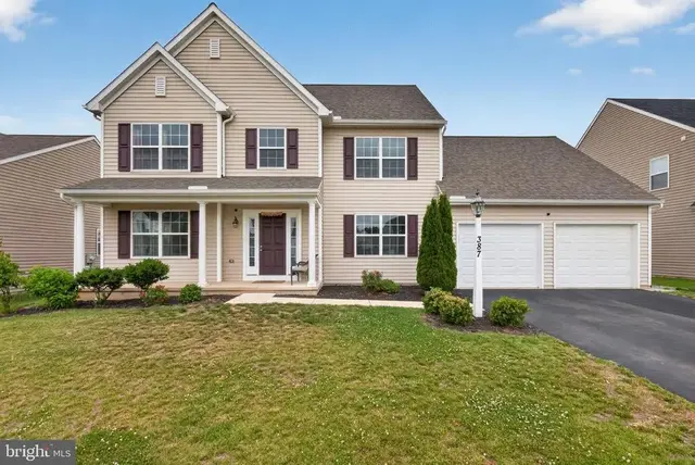 387 Reserve Ln, Mechanicsburg