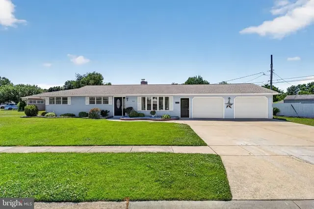 24 Marlin Dr, Newark