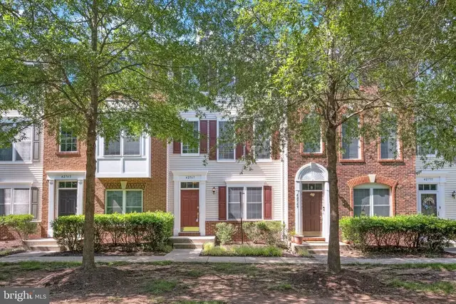 42767 Hollingsworth Ter, Chantilly