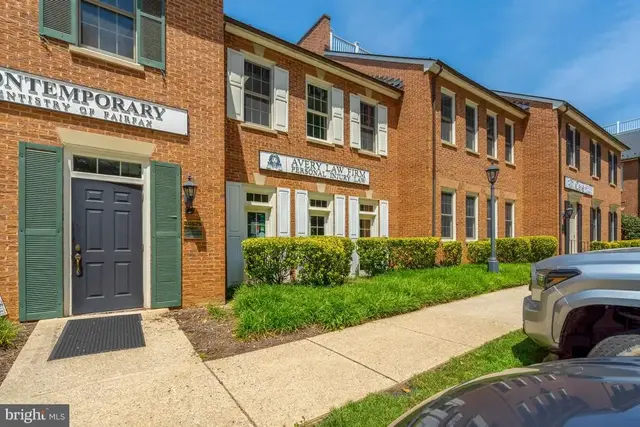 10525 Braddock Rd #9c, Fairfax