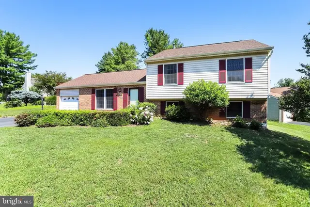 1803 E Beech Rd, Sterling