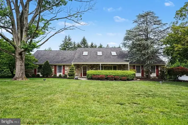 3015 Oak Dr, Norristown