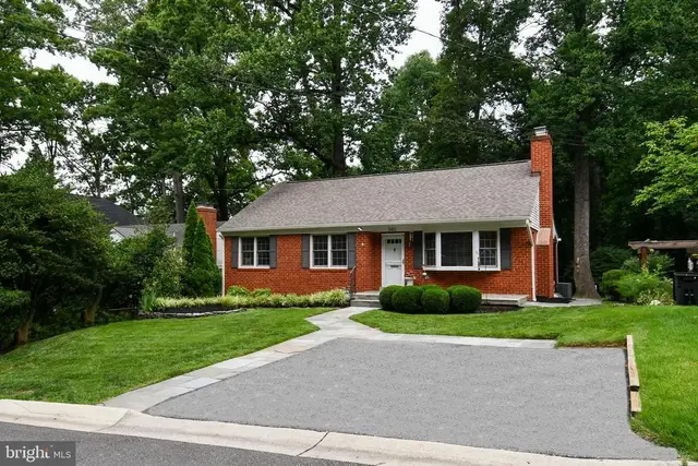 3401 Oberon St, Kensington