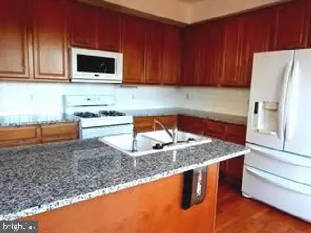 6409 Nice Pl, Alexandria