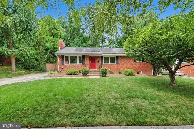 6157 N Morgan St, Alexandria