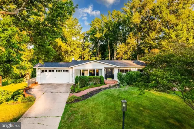 8809 Gateshead Rd, Alexandria