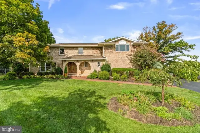 6911 Summerswood Dr, Frederick