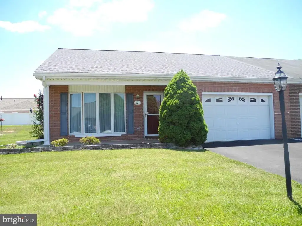 121 Southern Oak Dr, HAGERSTOWN