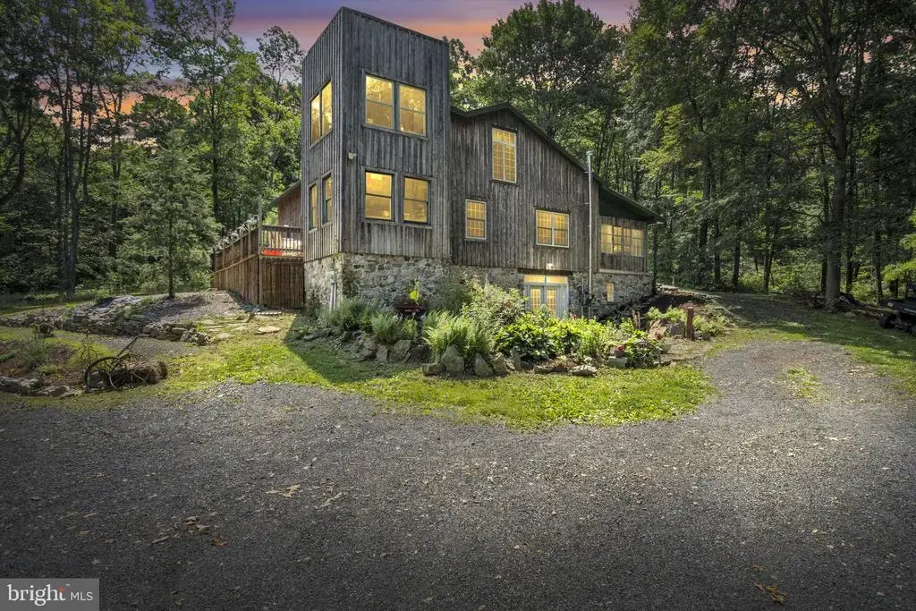 121 Ravine Ln, NEWPORT