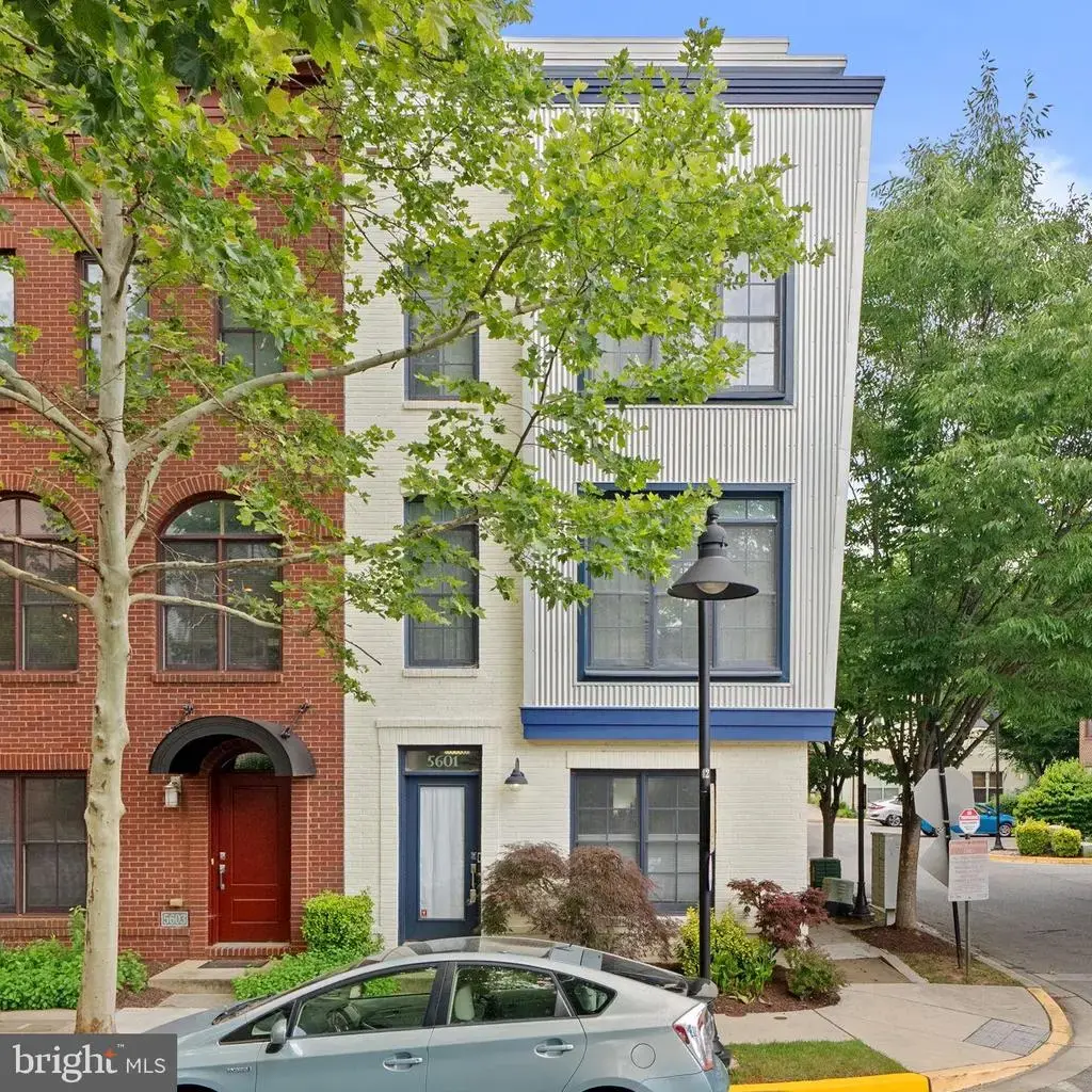 5601 44th Ave, HYATTSVILLE