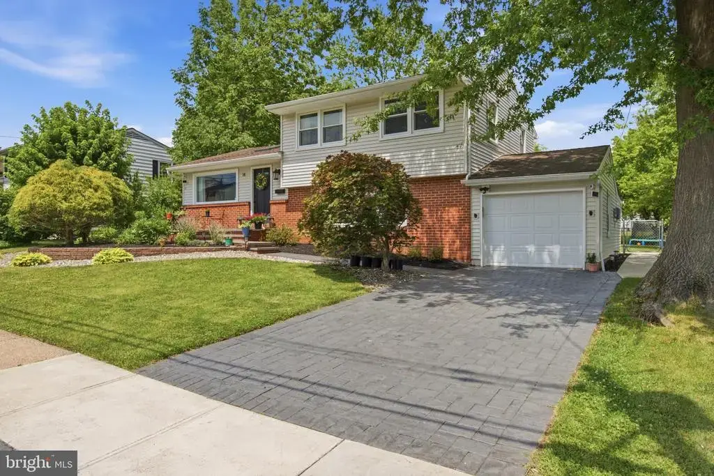 14 Wardman Ave, EWING