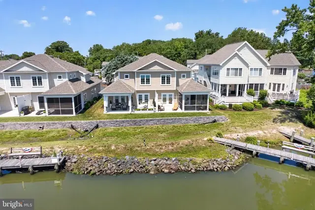 203 Turtle Cove #108, Laurel