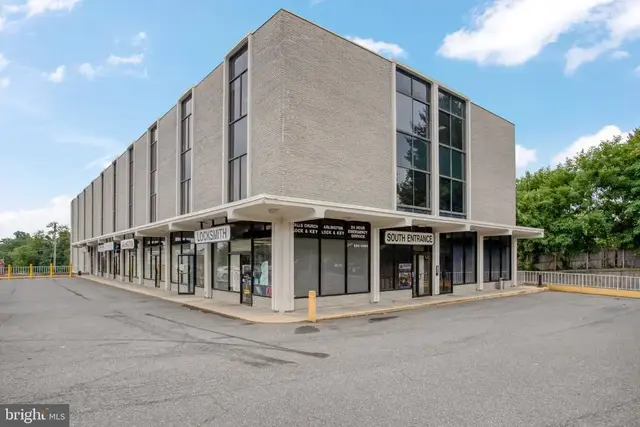 6201 Leesburg Pike, Falls Church