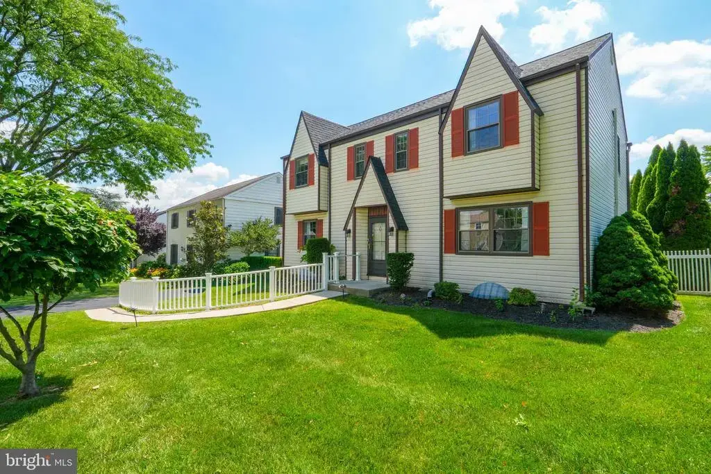 105 Grandview Rd, SPRINGFIELD