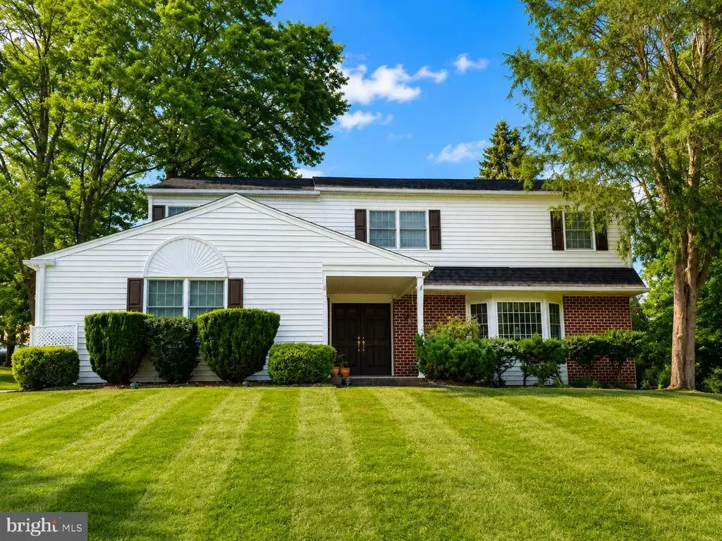 1364 Mark Dr, WEST CHESTER