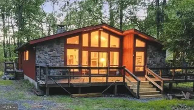 149 Livingston Ln, Gouldsboro