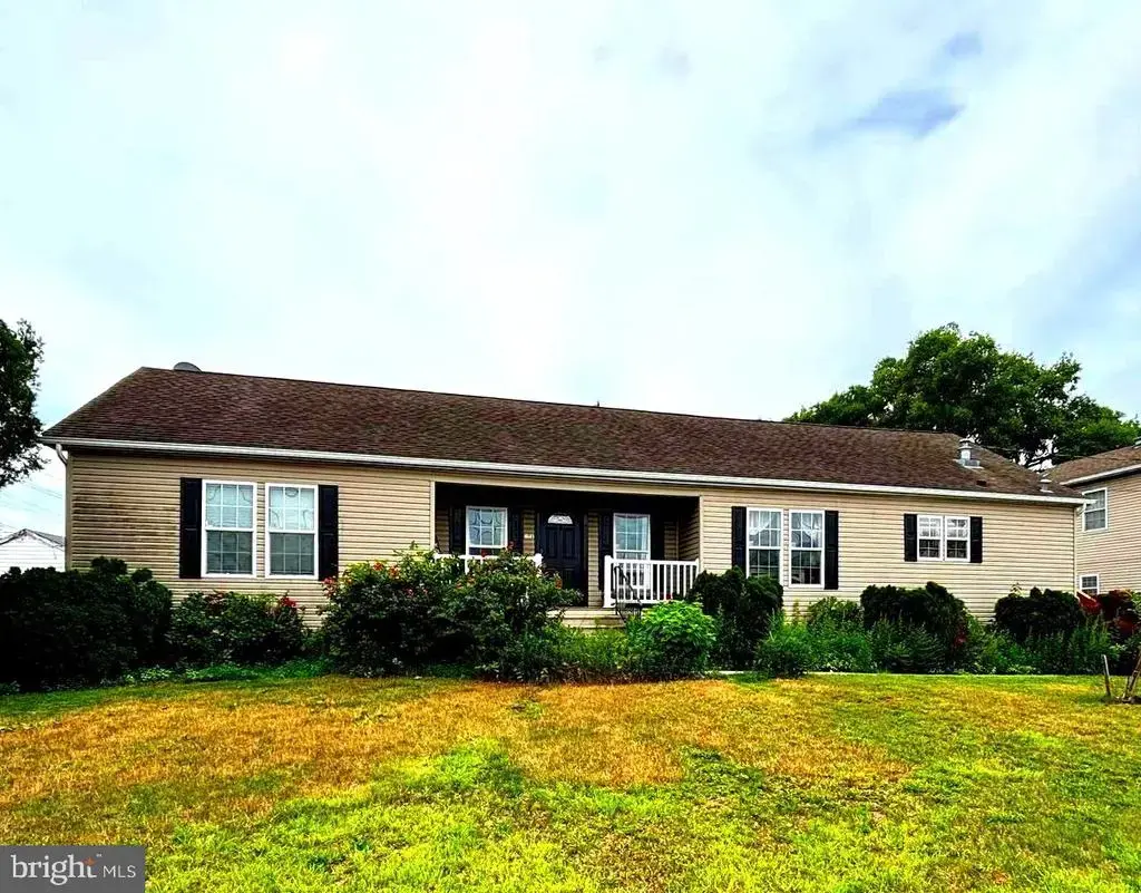 561 Inman Ave, CINNAMINSON