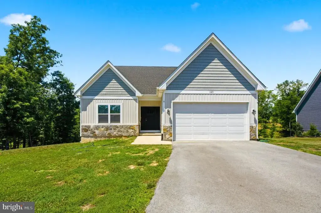 120 Nugget Way, MARTINSBURG