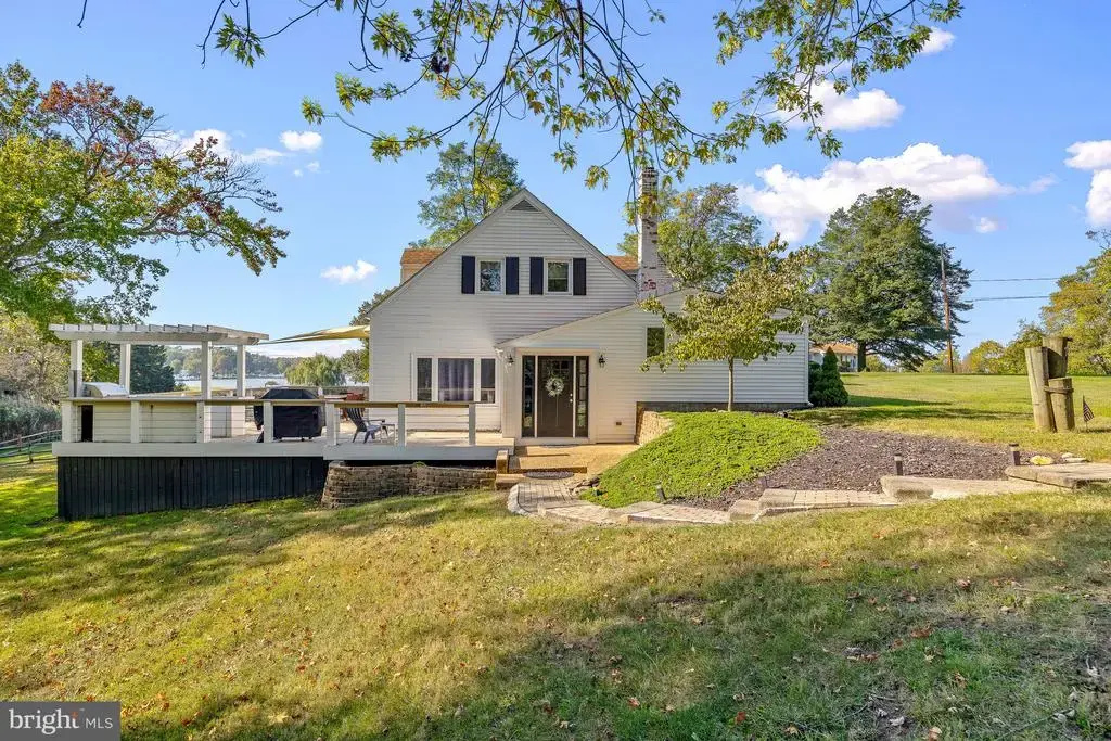 1211 Dixona Dr, EDGEWATER
