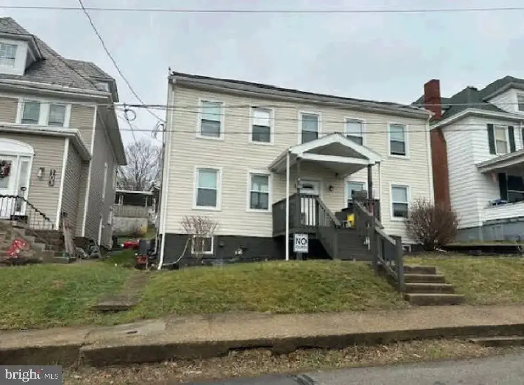 105 1st St, BENTLEYVILLE