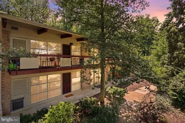 4203 Americana Dr #101, Annandale