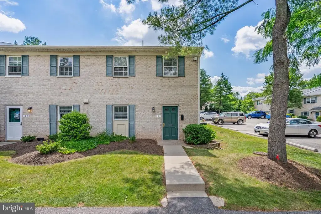 104 Hampstead Dr, AMBLER