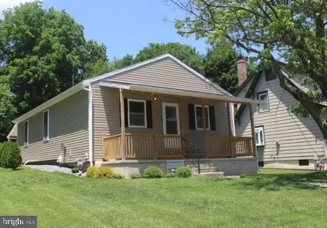 1443 W College Ave, York