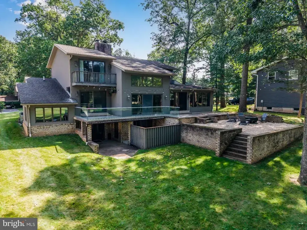 6566 Fairway Dr W, FAYETTEVILLE